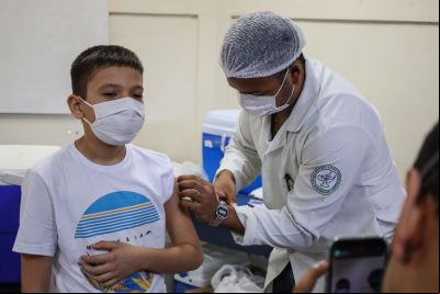 notícia: Após decisão da Anvisa, Governo do PA anuncia a liberação de 160 mil doses de Coronavac para crianças de 6 a 11 anos de idade