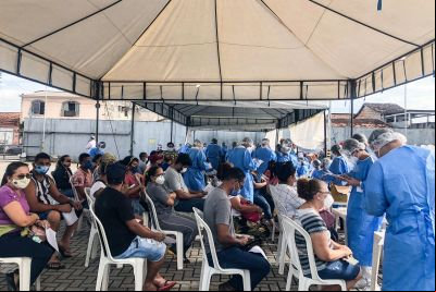 notícia: Mutirão de testagem no HRAS tem procura intensa no primeiro dia de ação  