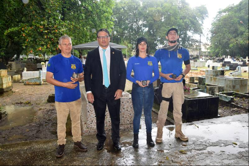 Servidores da PCEPA condecorados com a Medalha da Perícia Criminal Federal