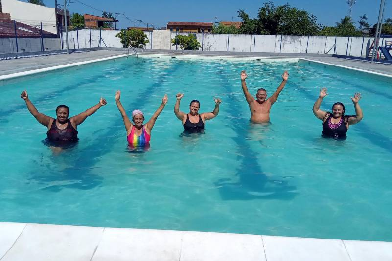 Atividades esportivas na piscina da Usina da Paz Cabanagem