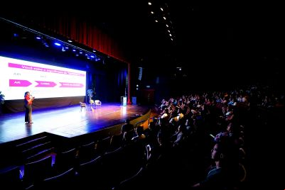 notícia: Secom promove encontro de pequenos empreendedores com grandes marcas do meio digital 