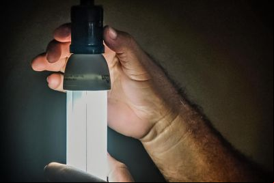 notícia: Consumidores comemoram redução que vai fazer a diferença na conta de energia