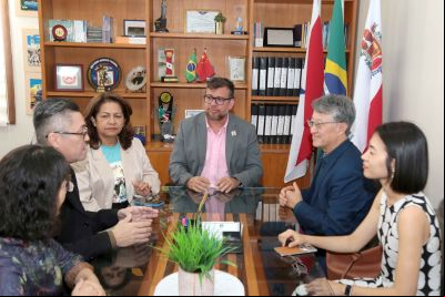 notícia: Uepa recebe visita de conselheiro educacional da embaixada chinesa